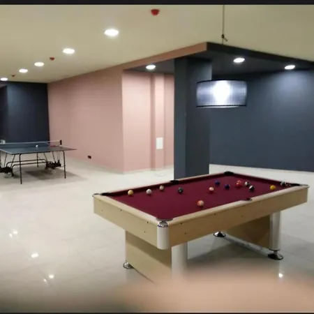 アパート Aspen Luxury Apartamnet ラズロク